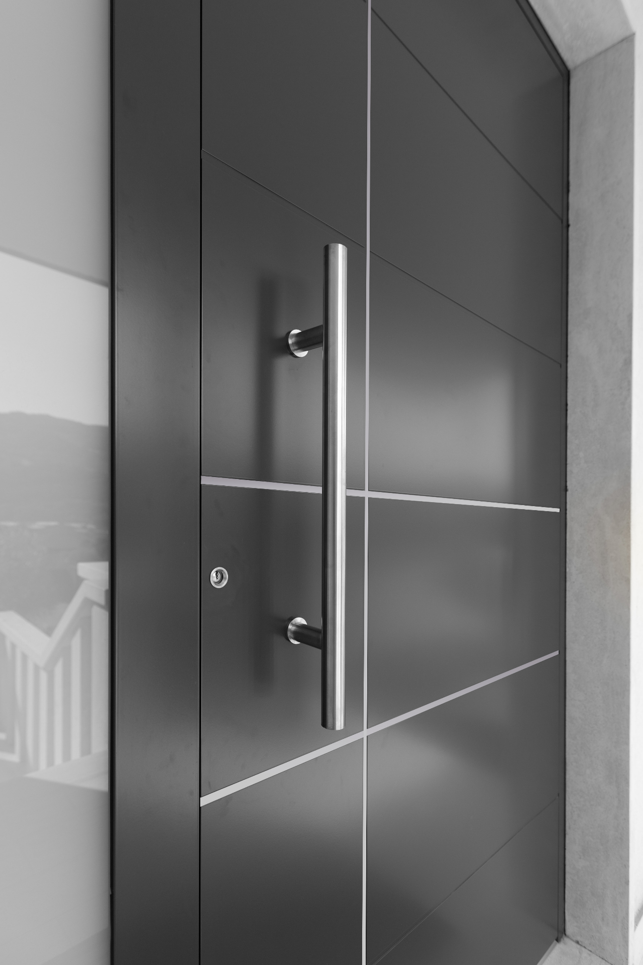 Porte entrée PVC anthracite design moderne lignes géométriques RC3 Belgique